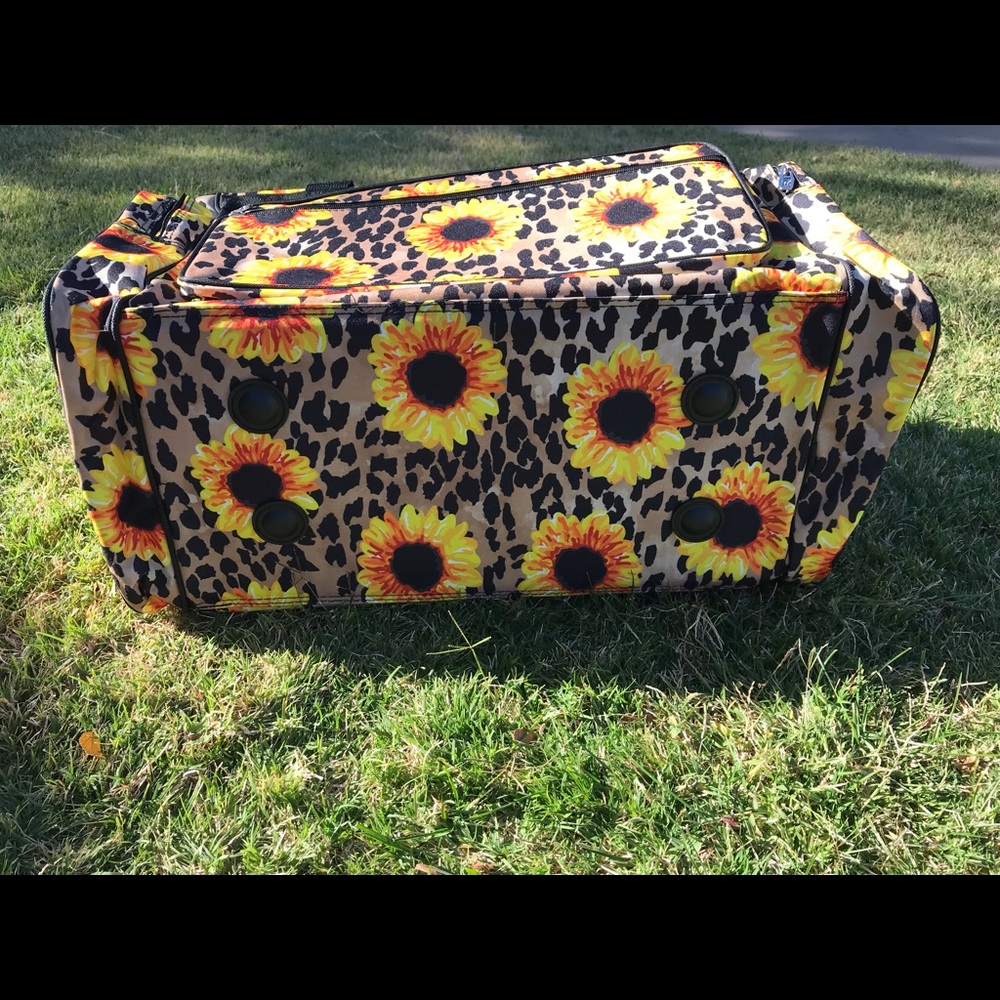 Sunflowers Leopard Dufflebag - Picture 3 of 4